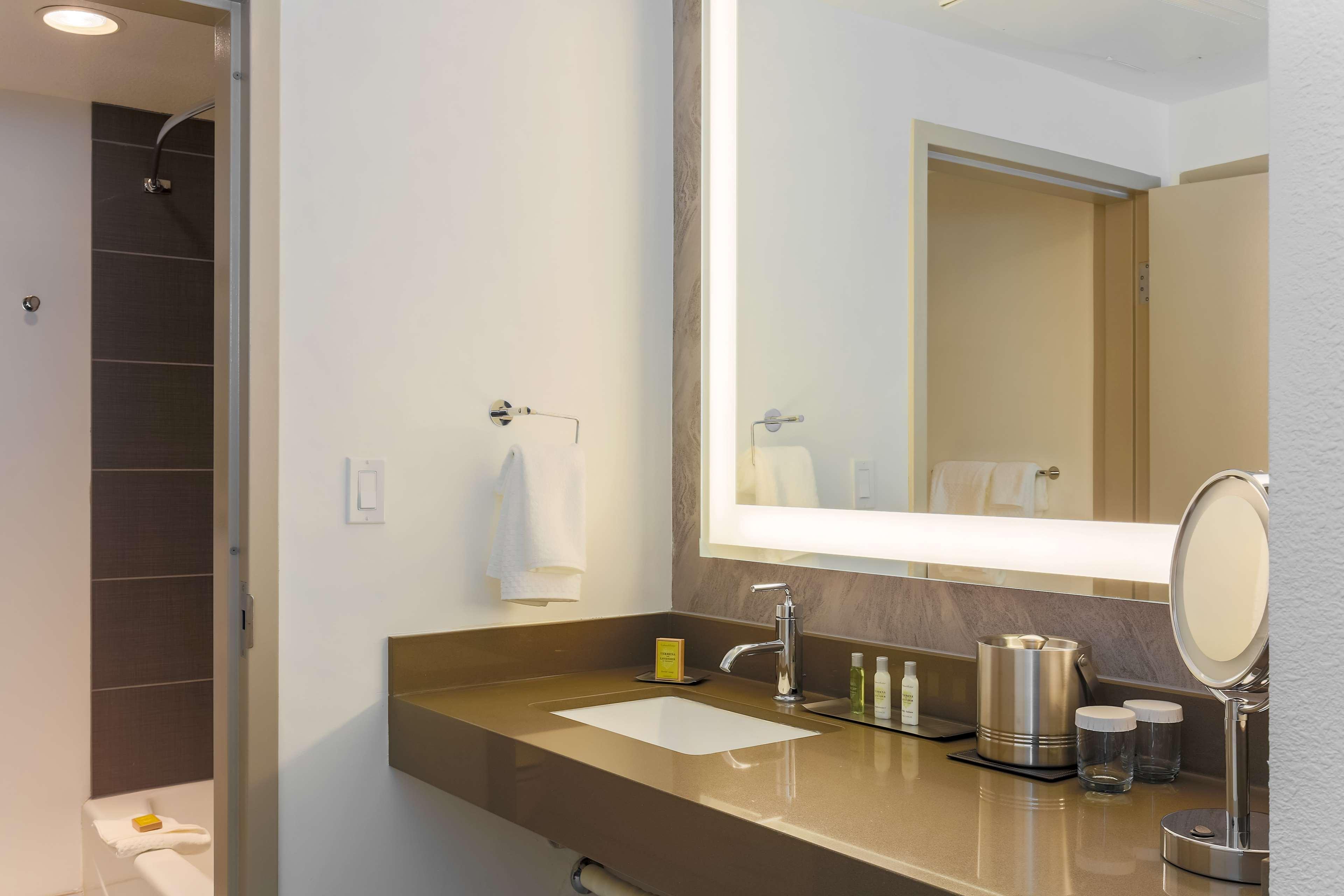 Doubletree Suites By Hilton Hotel Sacramento - Rancho Cordova Dış mekan fotoğraf