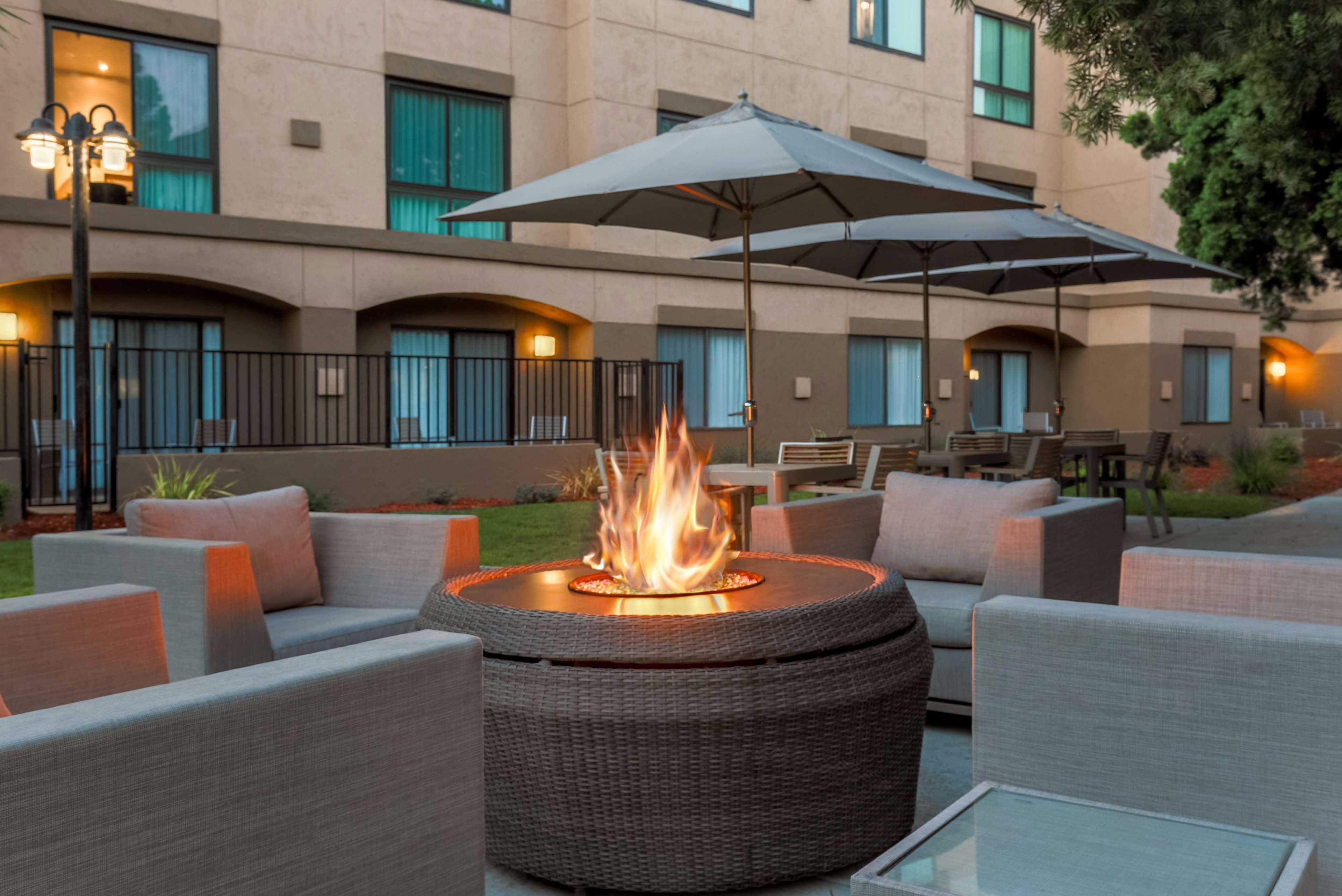 Doubletree Suites By Hilton Hotel Sacramento - Rancho Cordova Dış mekan fotoğraf