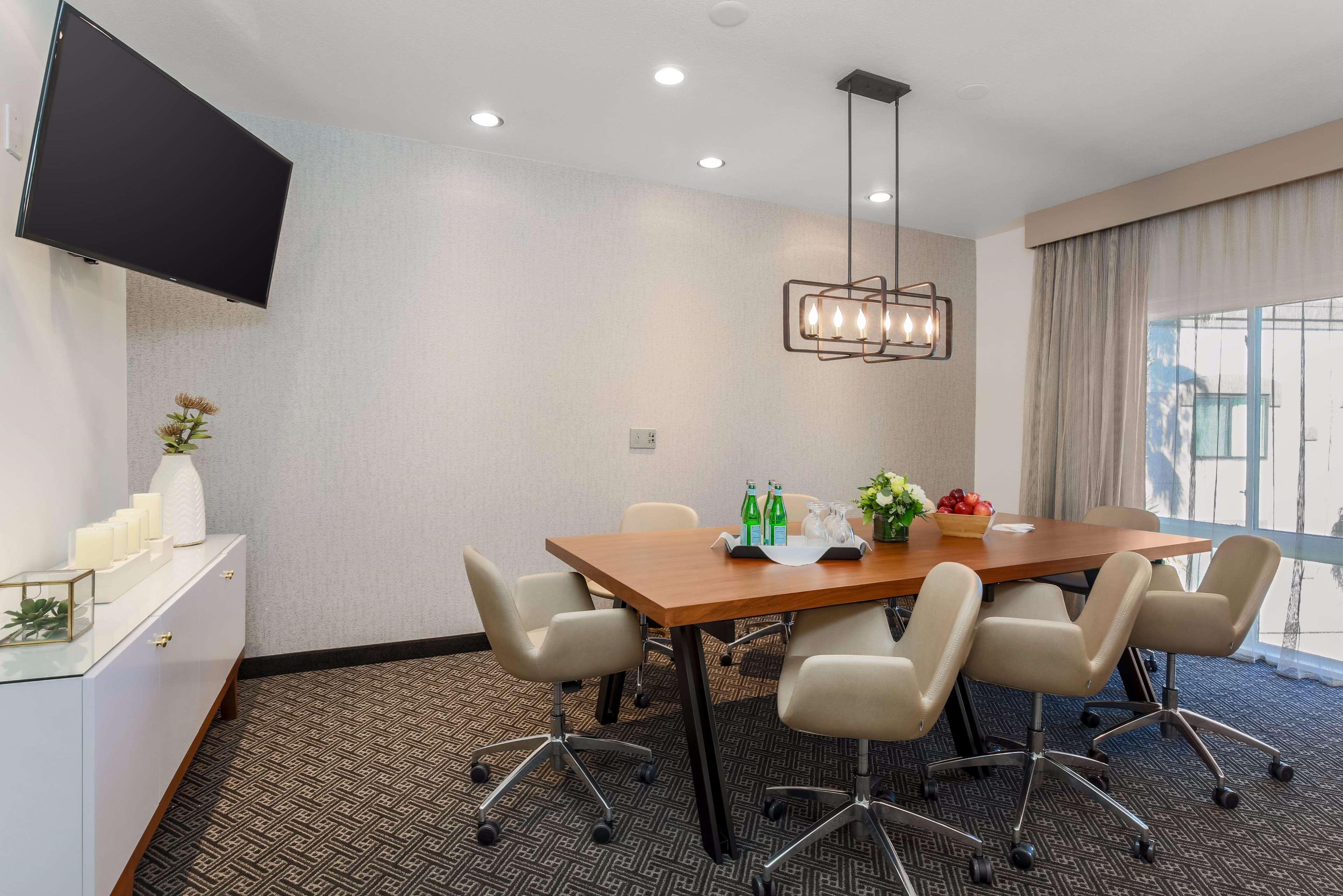 Doubletree Suites By Hilton Hotel Sacramento - Rancho Cordova Dış mekan fotoğraf