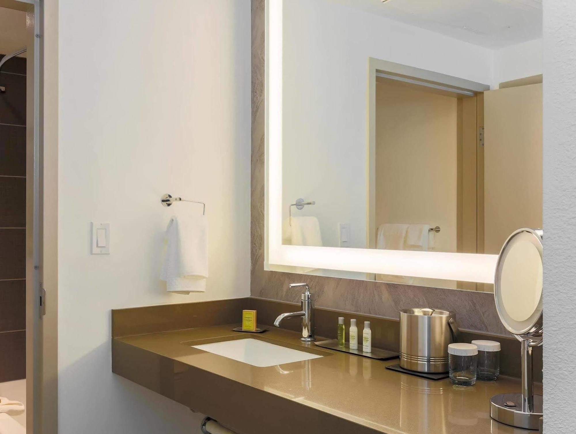 Doubletree Suites By Hilton Hotel Sacramento - Rancho Cordova Dış mekan fotoğraf